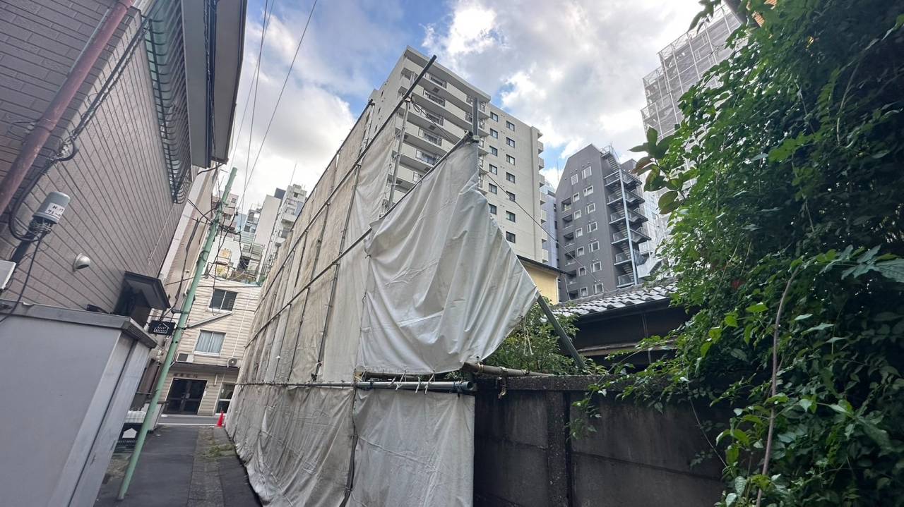 東京都中央区築地の解体工事の進捗状況