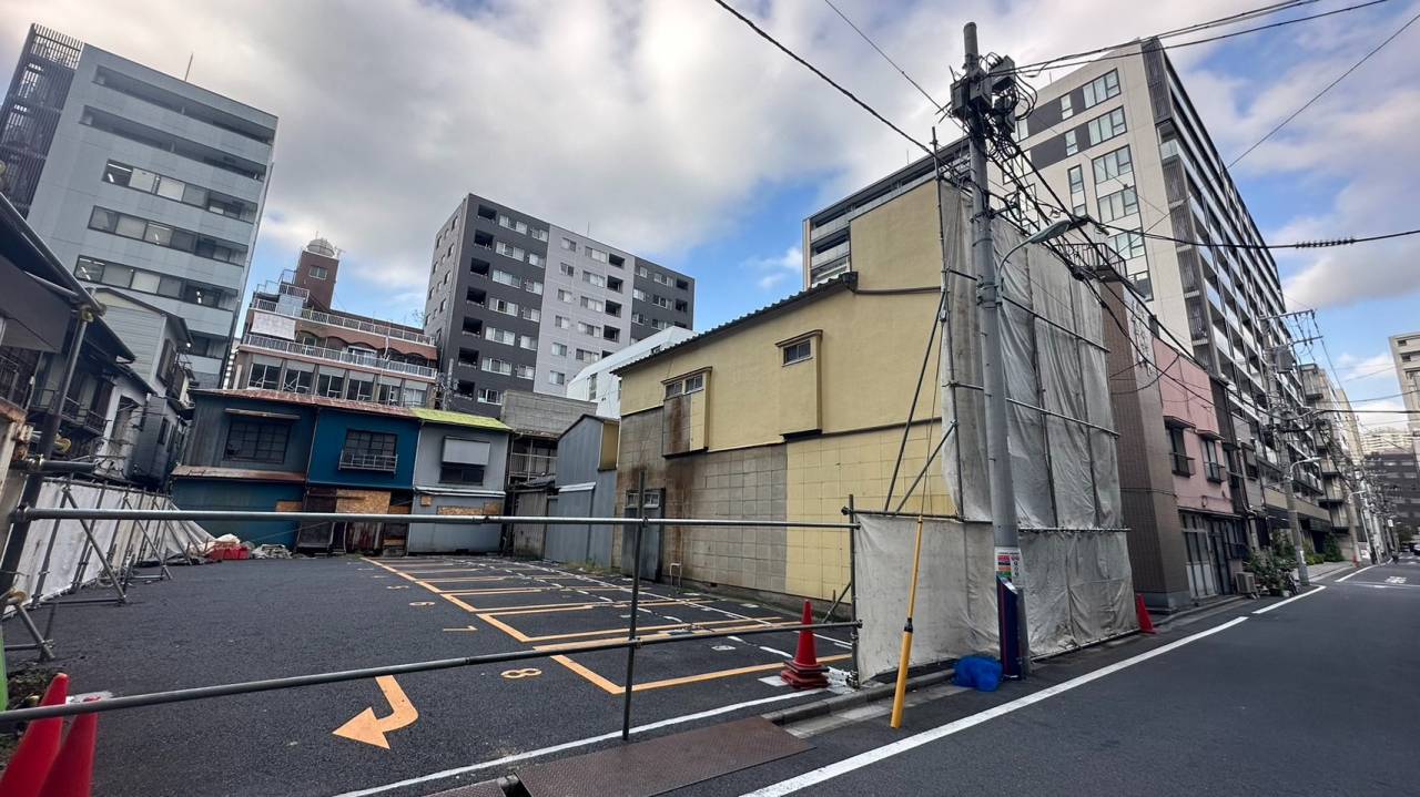 東京都中央区築地の解体工事の進捗状況