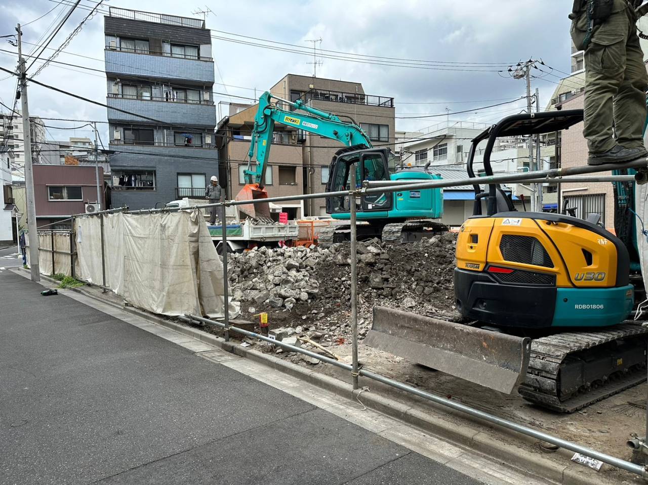 東京都台東区三ノ輪の木造一部３階建物解体工事の進捗状況です。