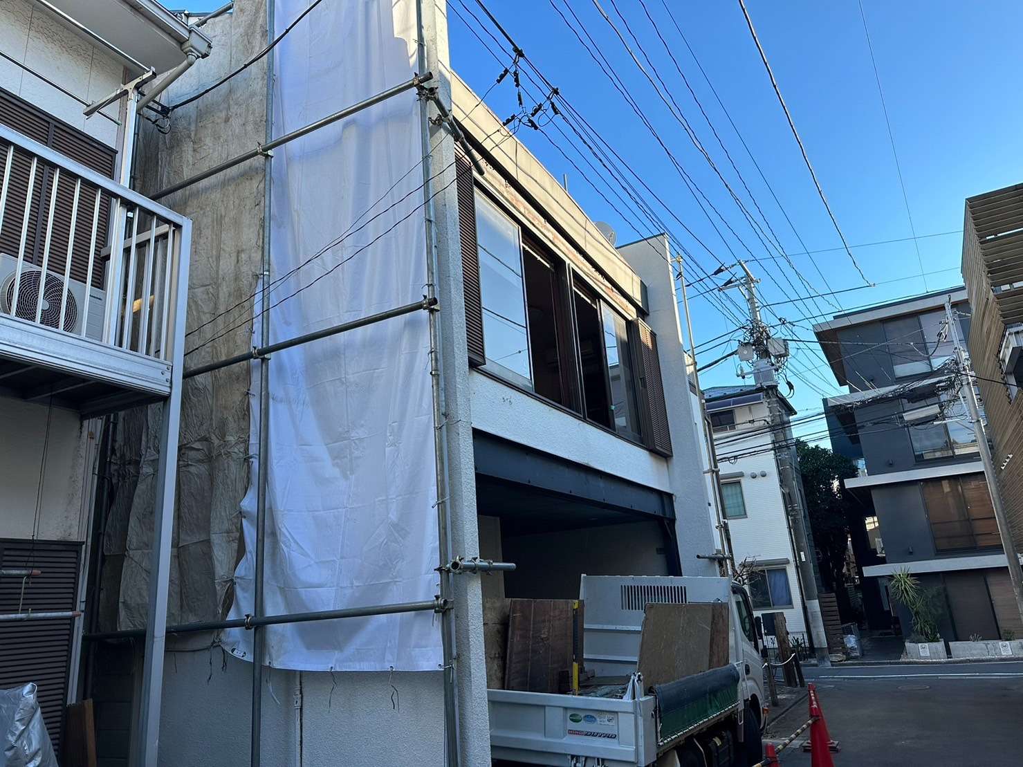 東京都豊島区長崎で木造一部３階建物解体工事を着工させて頂きました